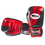 Боксерские перчатки Twins Special с рисунком (FBGV-43 black-red)